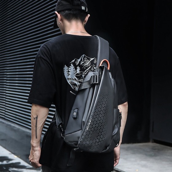 户外机能斜挎包男士潮牌胸包2022新款时尚大容量单肩包机车后背包