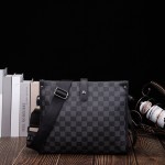 欧美潮男士格子单肩包休闲男包格纹ipad斜跨包青年商务挎包小背包