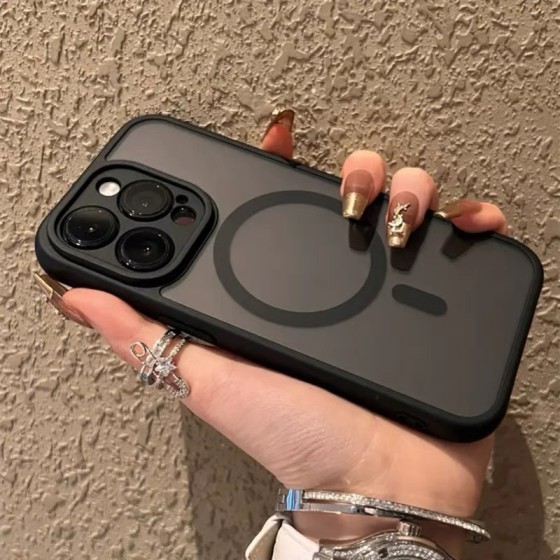 精孔肤感磁吸简约iphone16手机壳时尚全包苹果17透黑防摔保护套