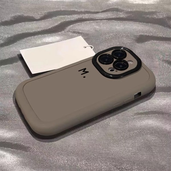 适用苹果17promax手机壳简约彩绘M字母创意iPhone14Plus泡芙15/13