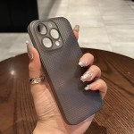 适用iPhone17pro透气网孔散热手机壳苹果16磨砂超薄防摔PP保护套