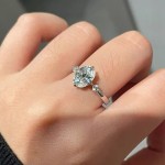 跨境纯银两克拉椭圆鸽子蛋形戒指女莫桑镀pt950高碳石求订婚戒
