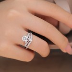 一克拉加冕初旭皇冠戒指女满钻仿真莫桑石培育人工钻石戒指订婚戒