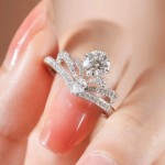 一克拉加冕初旭皇冠戒指女满钻仿真莫桑石培育人工钻石戒指订婚戒