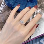 小众设计仿真莫桑石夸张中指克拉订婚钻戒水滴梨形三石戒指女饰品