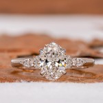 轻奢仿莫桑石戒指欧美时尚热卖ins超闪镶钻鸽子蛋结婚订婚钻戒女