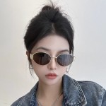 猫眼墨镜女款高级感2026新款金属小脸椭圆形复古小框茶色太阳眼镜