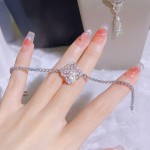 高级感四叶草镶钻手链女生冷淡风小众设计精致轻奢满钻海蓝锆手饰
