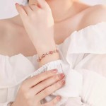 爱心四叶草手链女轻奢高级感镶钻镂空手环时尚百搭小众创意感手饰