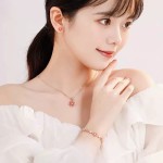 爱心四叶草手链女轻奢高级感镶钻镂空手环时尚百搭小众创意感手饰