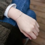 工厂直供2025轻奢新款十字架手链女小众设计感度假风手饰现货批发
