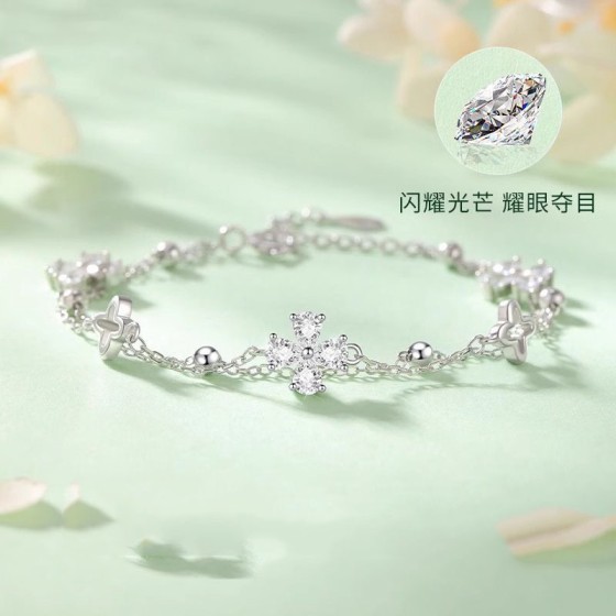 轻奢四叶草手链女莫桑钻镶嵌白铜电镀时尚轻奢一件代发跨境专供