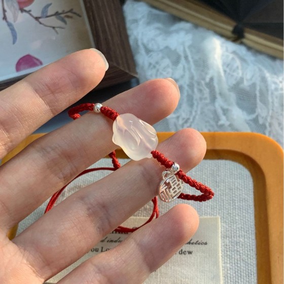 天然白玉髓趴趴兔手绳女新中式可爱百搭兔子手链小众简约配饰手串