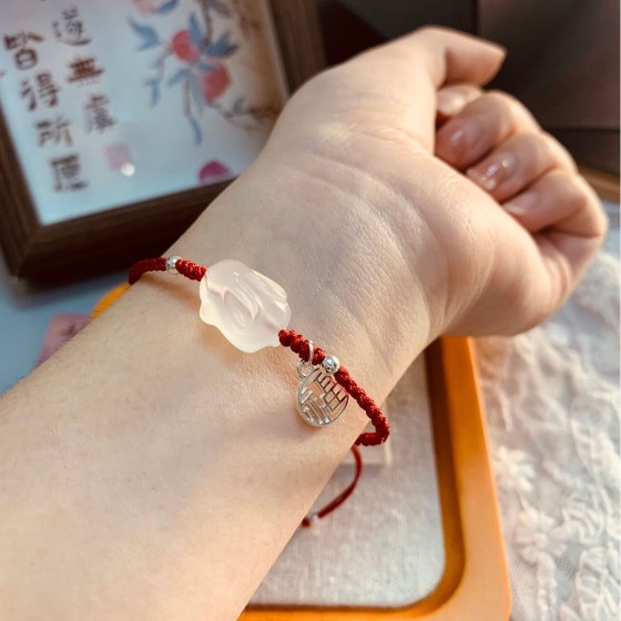 天然白玉髓趴趴兔手绳女新中式可爱百搭兔子手链小众简约配饰手串