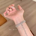 清冷感银色蕾丝花环手链轻奢精致千金高级感气质手链