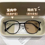 2025新款感光变色防蓝光平光镜女款大框显瘦变色眼镜