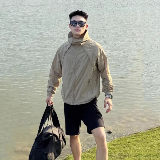 轻薄冰丝防晒衣男夏季户外凉感速干冲锋衣外套透气情侣连帽骑行服