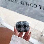 适用苹果airpodspro3代蓝牙耳机套airpods4代碳纤维纹磨砂保护壳