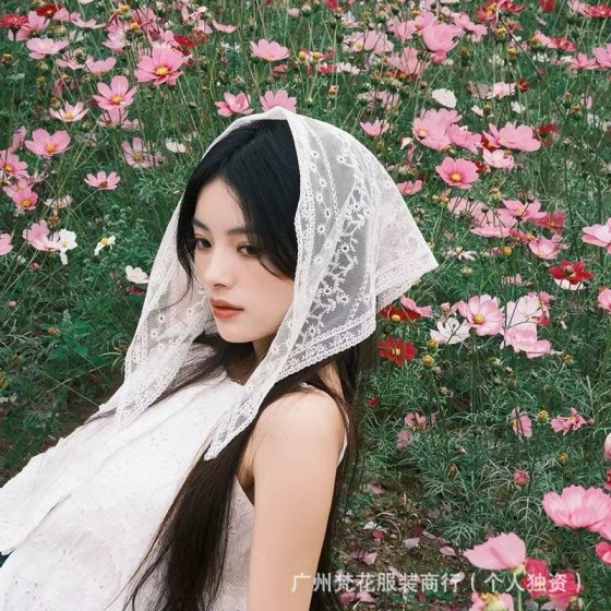 高级感时尚新款白色蕾丝头巾发带女遮跨显瘦屁帘百搭镂空三角巾