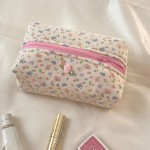 现货时尚女生护肤品收纳包大容量洗漱用品化妆包粘小玫瑰花化妆包