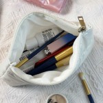新款跨境充棉羽绒化妆包防水便携洗漱包高级感手拿包大容量收纳袋