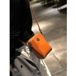 手机包女2025新款大容量简约真皮单肩包小众通勤百搭包包斜挎包女