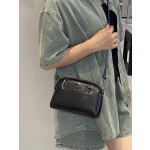 油蜡皮女包2026新款时尚轻奢单肩包多层手机包通勤百搭斜挎小方包