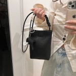 手机包女斜跨2025新款夏天高级感洋气小众可爱迷你小包散步单肩包