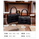 今年流行包包女2024新款高级感法式小众沙漏包爆款手提单肩斜挎包