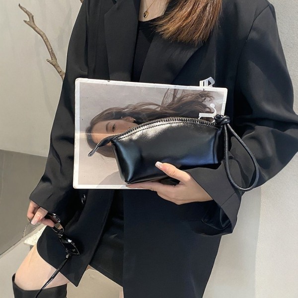 2025新款高级百搭轻奢贝壳手提小包时尚外出手拿包女款简约大容量