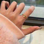 新款仿水沫玉闪锆皇冠细戒指女百搭精致轻奢高级指环小众简约手饰