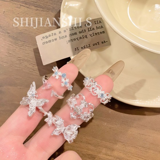 「蕾堡仙境」精致蕾丝蝴蝶镂空爱心亮银超闪开口戒甜酷设计感指环