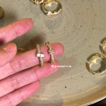 法式温柔白贝微镶锆石指环精致设计感闪钻高级感戒指