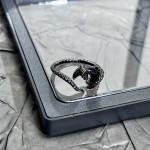 原创新中式月光石肌理蛇形开口戒指女冷淡风气质时尚个性小众指环