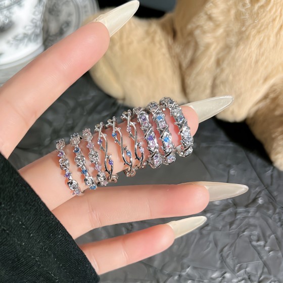 交叉荆棘花朵时尚甜酷彩钻戒指女ins轻奢小众设计感简约气质指环