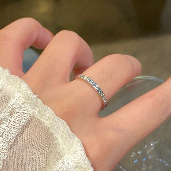极细素圈戒指女小众设计钛钢戒指情侣对戒满钻指环满天星半圈钻戒