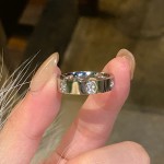 六钻锆石钛钢戒指女不锈钢素圈戒指女轻奢高级感情侣对戒食指指环