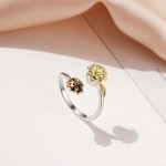 跨境热卖花蕊旋转戒指女时尚解压焦虑太阳花瓢虫开口指环解压戒指
