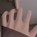 简约四叶草戒指女生时尚小清新韩版通勤锆石开口可调节指环新款潮