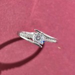 爆款直播货源仿莫桑石50分戒指简约轻奢八心八箭求婚钻戒厂家批发