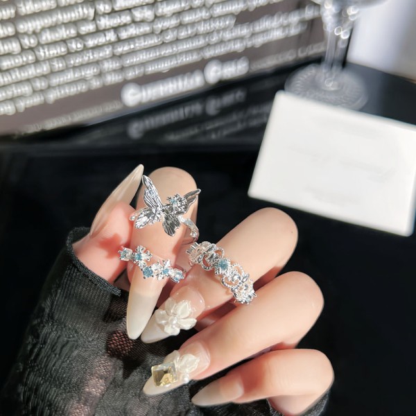 冰雪秘境清冷感新款蓝钻雪花蝴蝶设计感戒指女轻奢简约小众食指戒