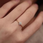 法式轻奢风四叶草微镶锆石戒指女小众设计感个性流行珠宝首饰现货