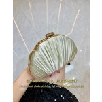 新款复古时尚晚宴包女百搭手拿贝壳包简约褶皱斜挎包女士手拎小包