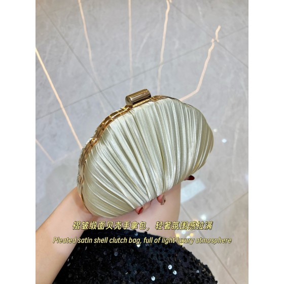 新款复古时尚晚宴包女百搭手拿贝壳包简约褶皱斜挎包女士手拎小包