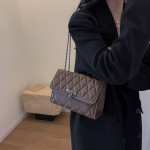 包包女菱格链条斜跨包2024新款复古个性小方包时尚简约女士单肩包