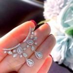 抖音直播货源热卖仿莫桑钻镀pt950铂金耳钉 超闪梨形女神耳环耳饰