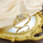 不锈钢PVD18K金色简约几何手镯 跨境镂空镶钻卡扣设计感手镯