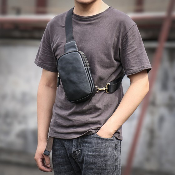 真皮胸包男士休闲斜挎包简约百搭单肩包韩版潮牌胸前包牛皮小背包