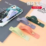 手机推拉式指环扣支架伸缩简约粘贴式纯色硅胶腕带支架防摔