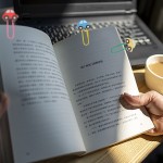 10 个一套的创意且可爱的卡通图案回形针笔记本书签，迷你书签适合用于日记、相册和办公用品。